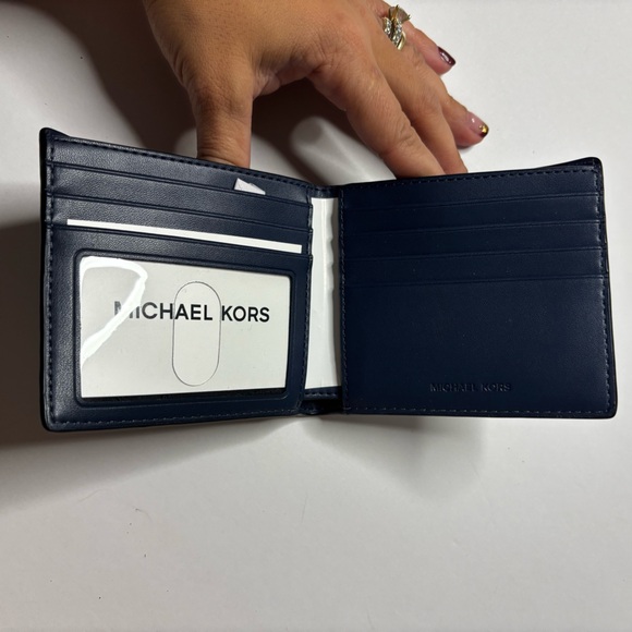 Michael Kors Ombré Signature Logo Black and Gray Men's Wallet ✨ - Picture 4 of 5